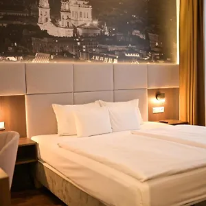 3* Hotel 12 Revay